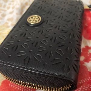 Authentic Tory Burch wristlet